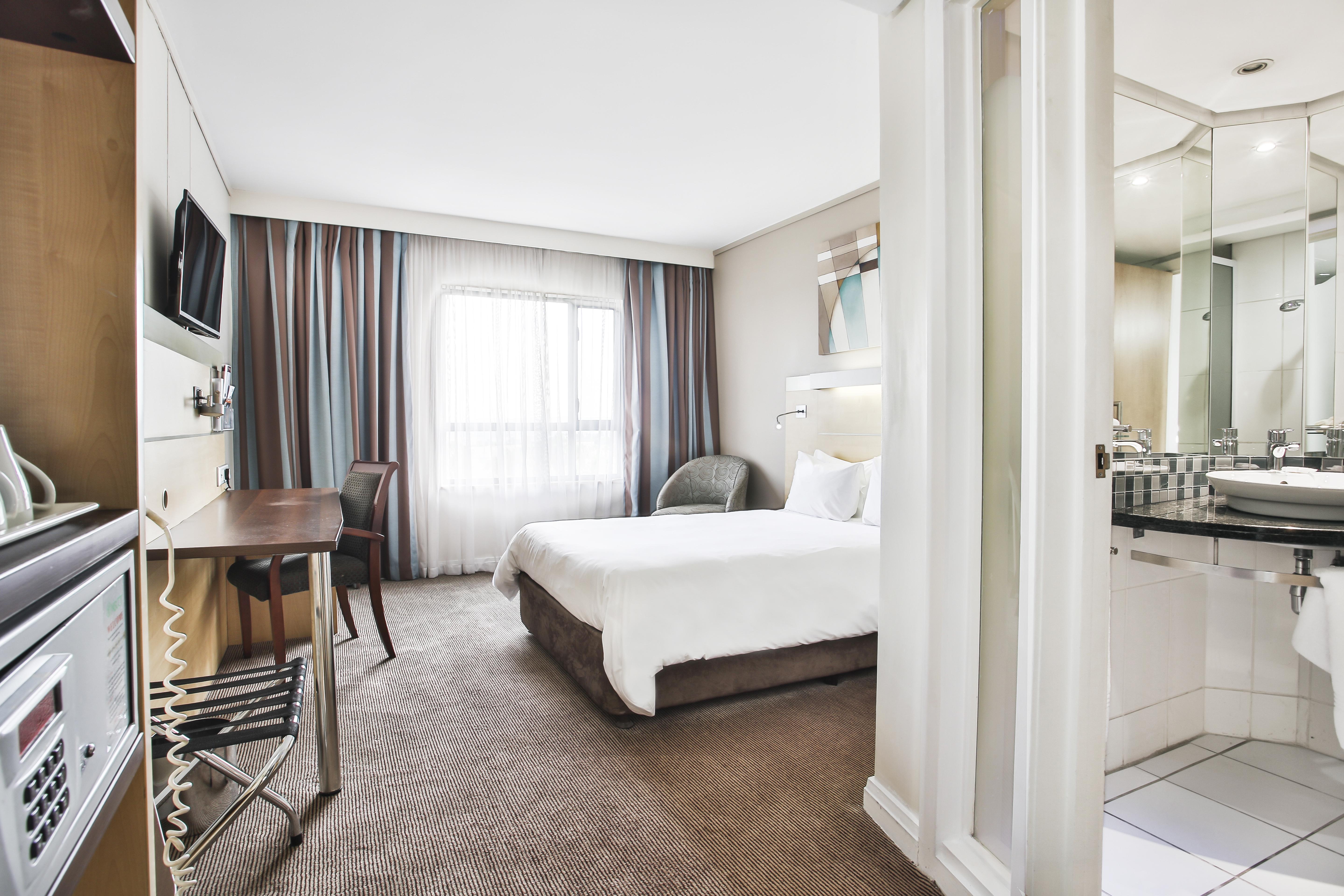 Holiday Inn Express Sandton-Woodmead By Ihg Extérieur photo