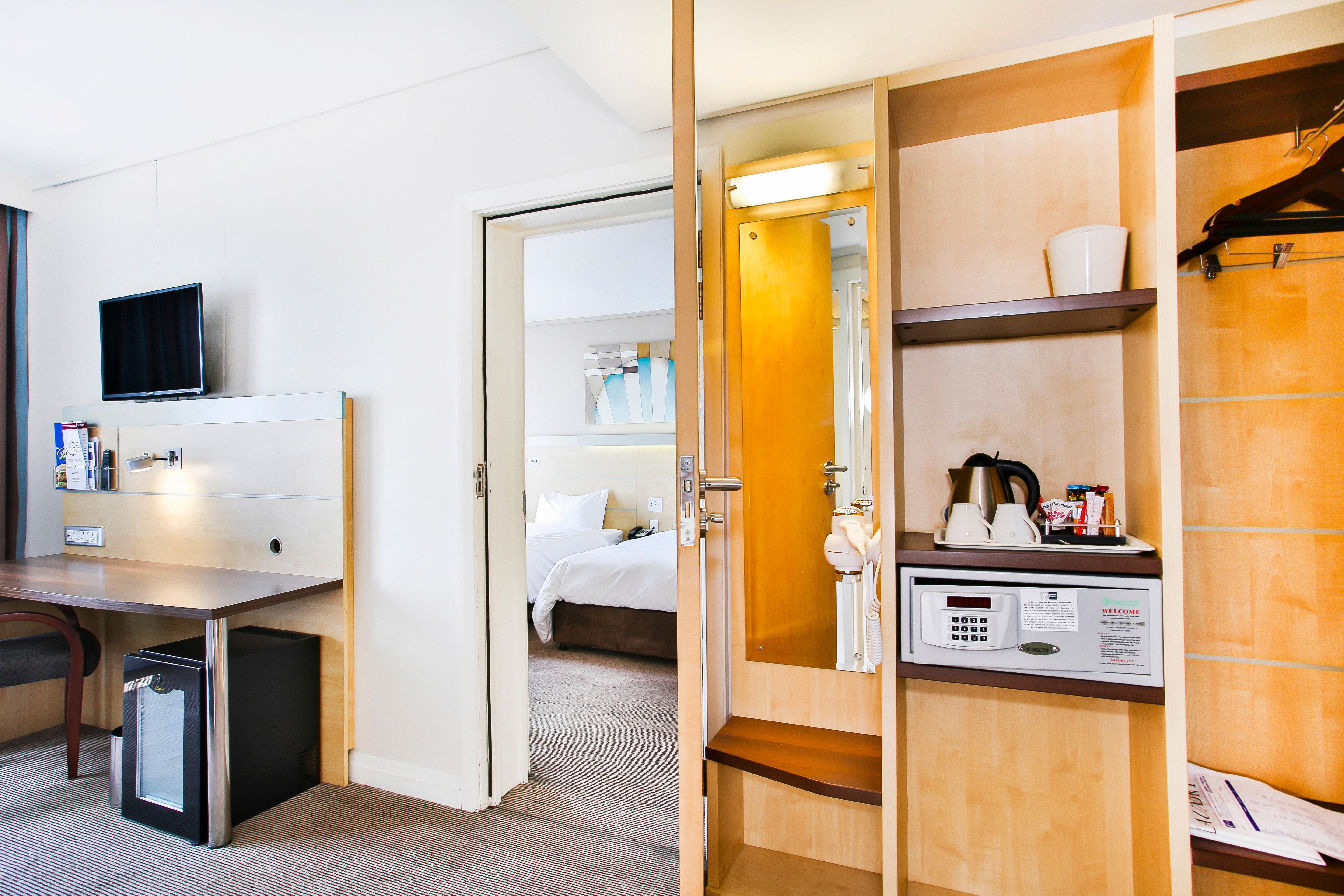 Holiday Inn Express Sandton-Woodmead By Ihg Extérieur photo