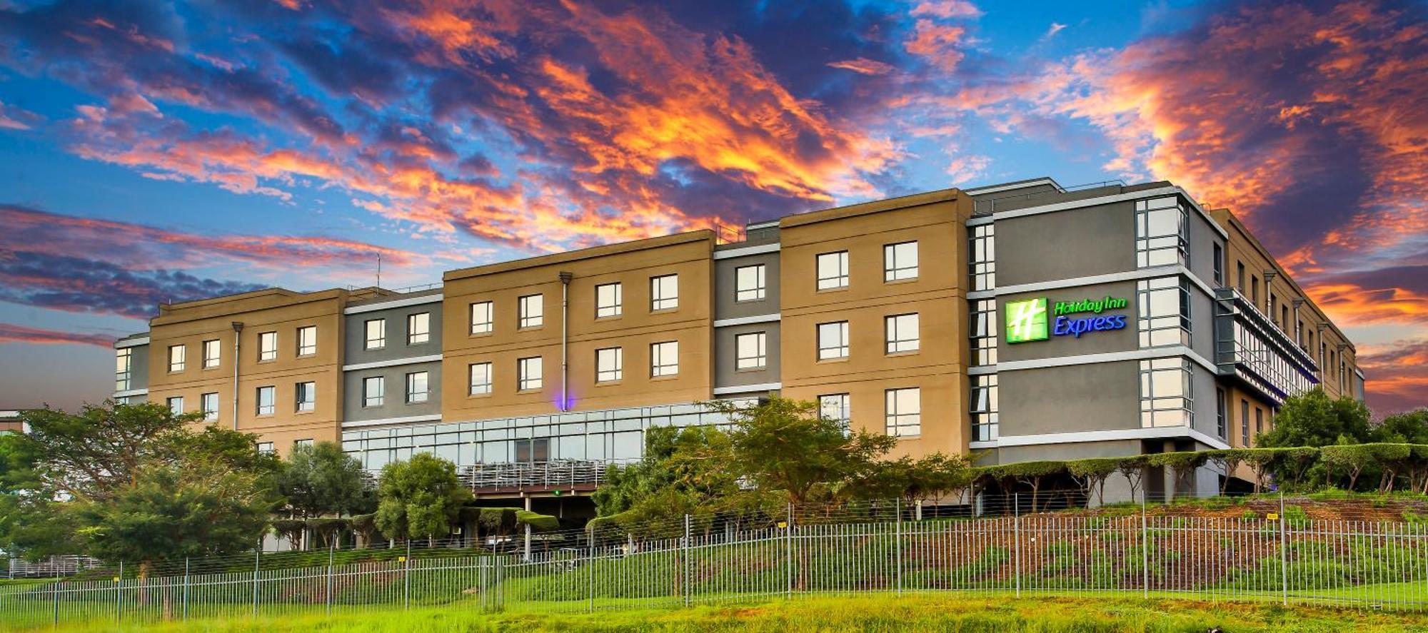 Holiday Inn Express Sandton-Woodmead By Ihg Extérieur photo