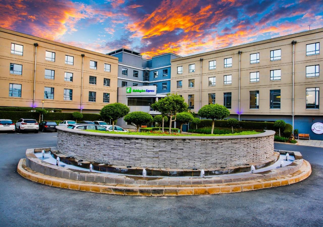 Holiday Inn Express Sandton-Woodmead By Ihg Extérieur photo